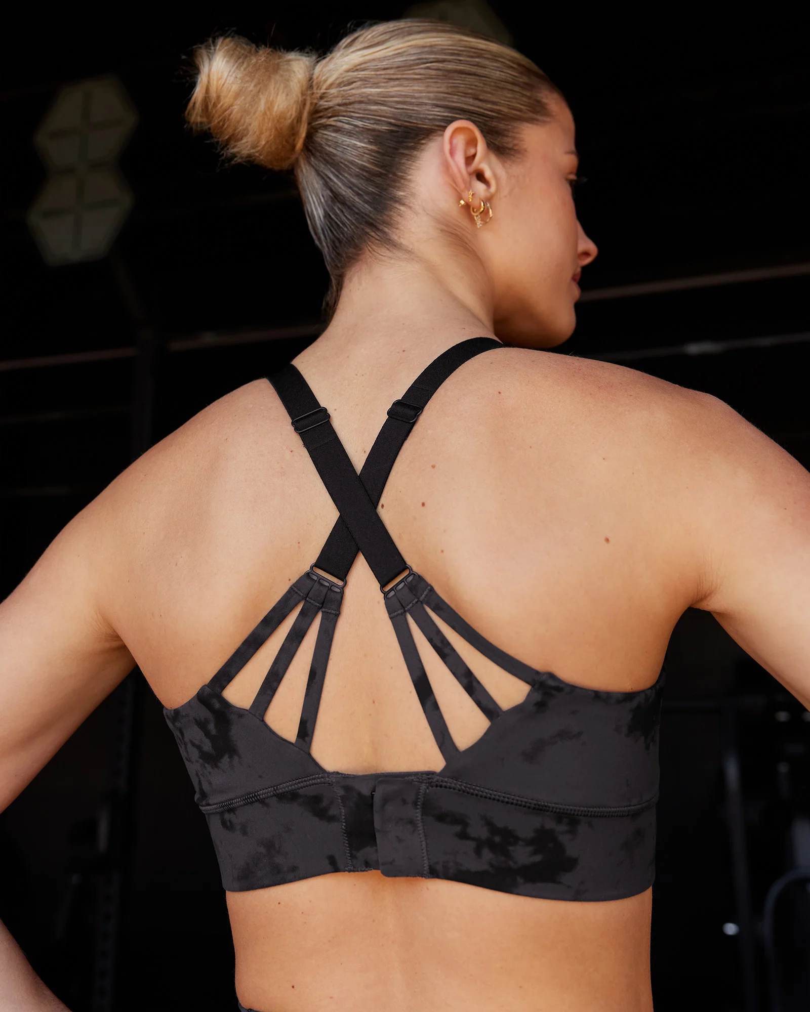 Accelerate Split Strap Sports Bra - Black Tie Dye - Image 3