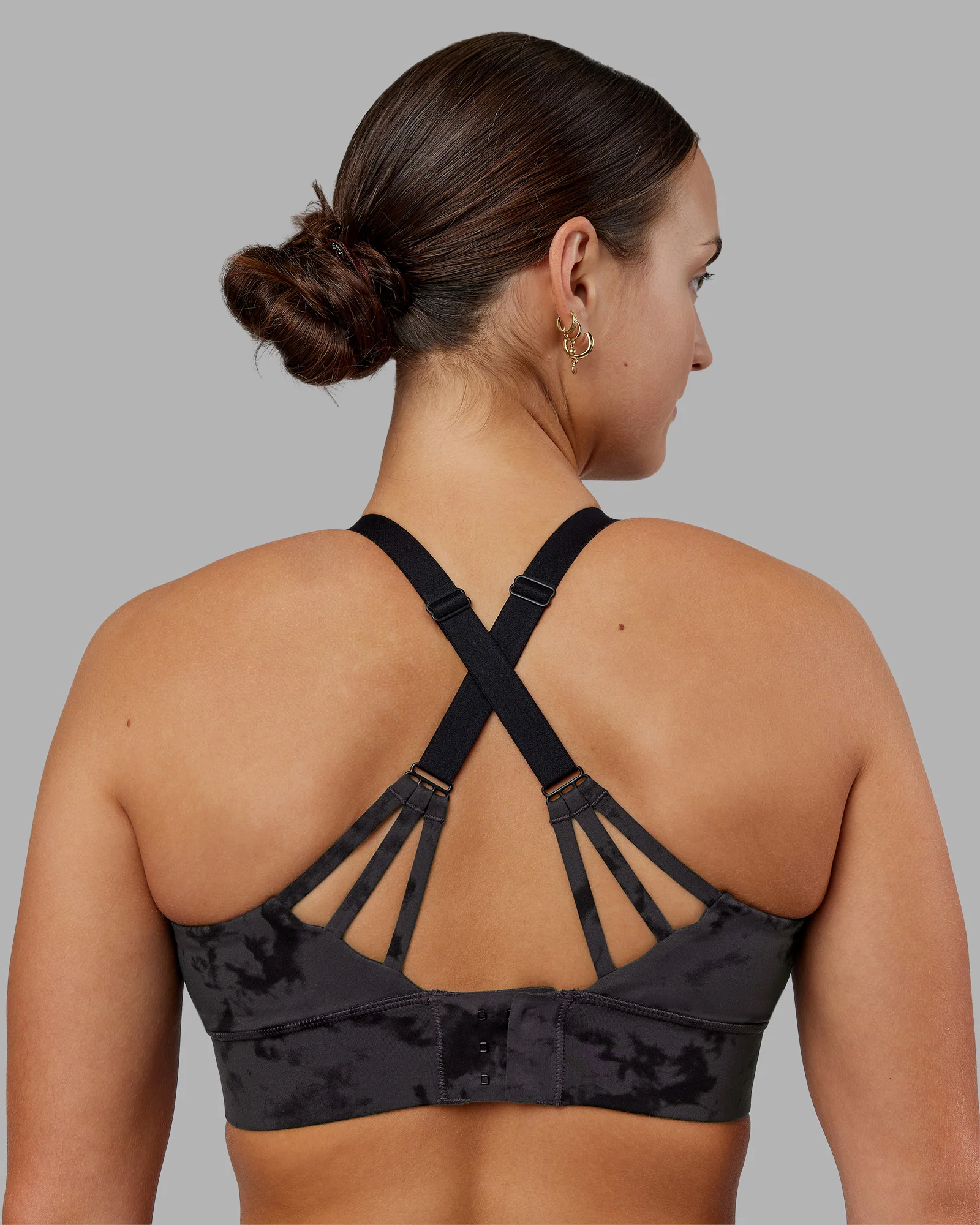 Accelerate Split Strap Sports Bra - Black Tie Dye - Image 8