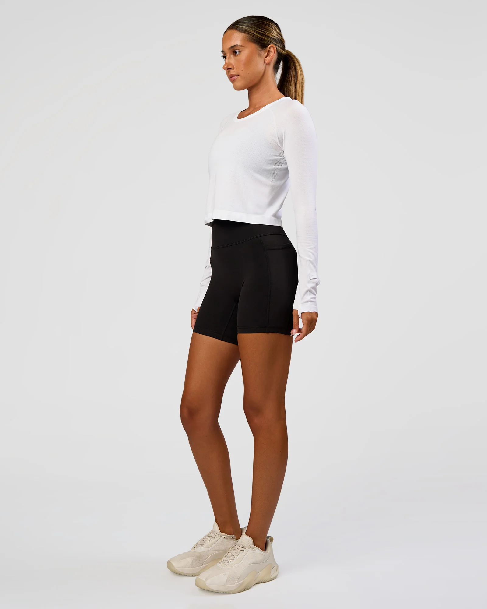 AeroFLX+ Seamless Long Sleeve Skimmer Tee - White/White - Image 8