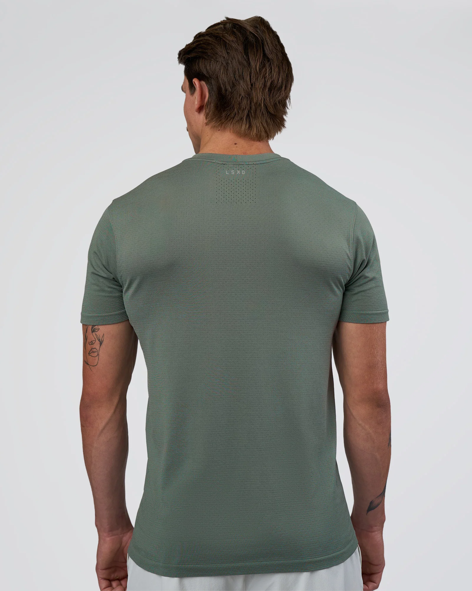 AeroFLX+ Seamless Set In Tee - Graphite/Graphite - Image 4