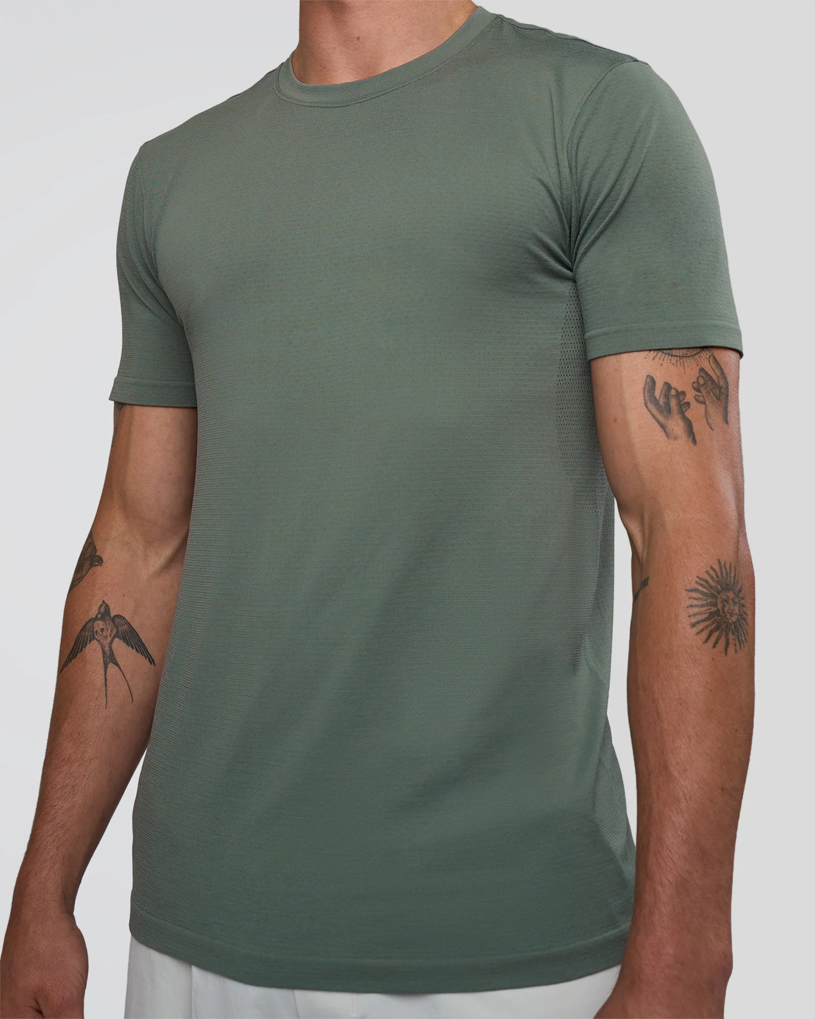 AeroFLX+ Seamless Set In Tee - Graphite/Graphite - Image 5
