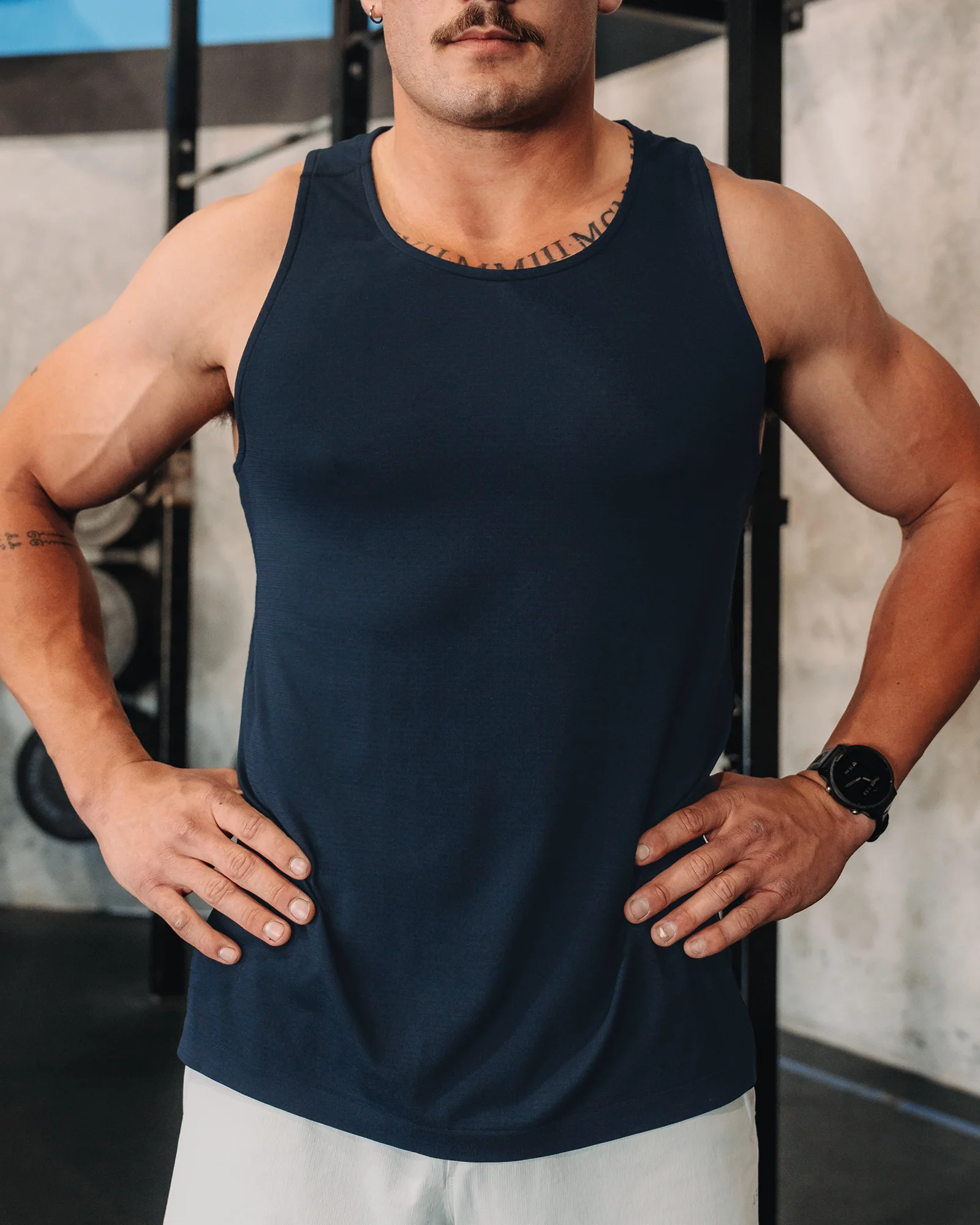 AeroFLX+ Seamless Tank - Navy/Navy - Image 7