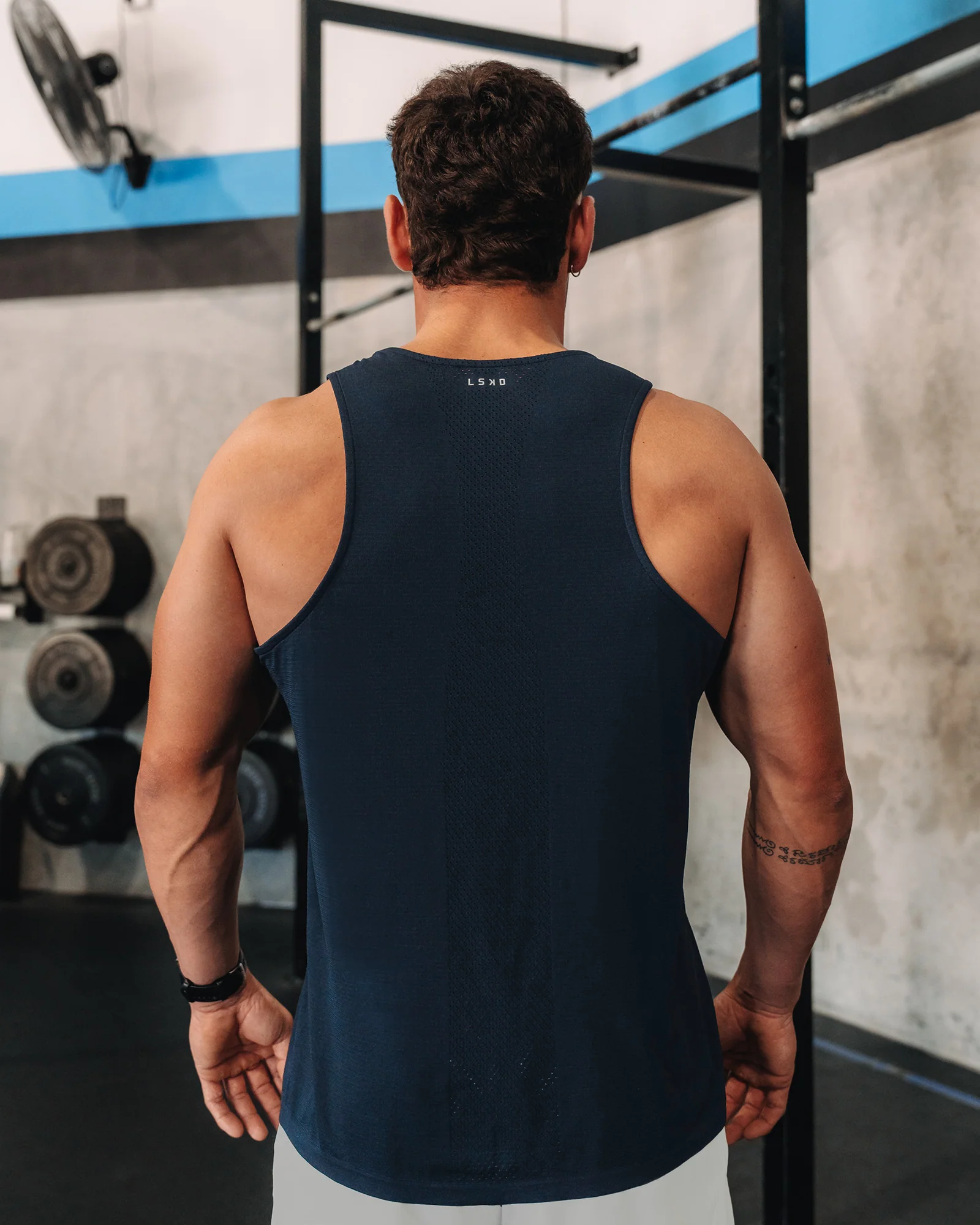 AeroFLX+ Seamless Tank - Navy/Navy - Image 9