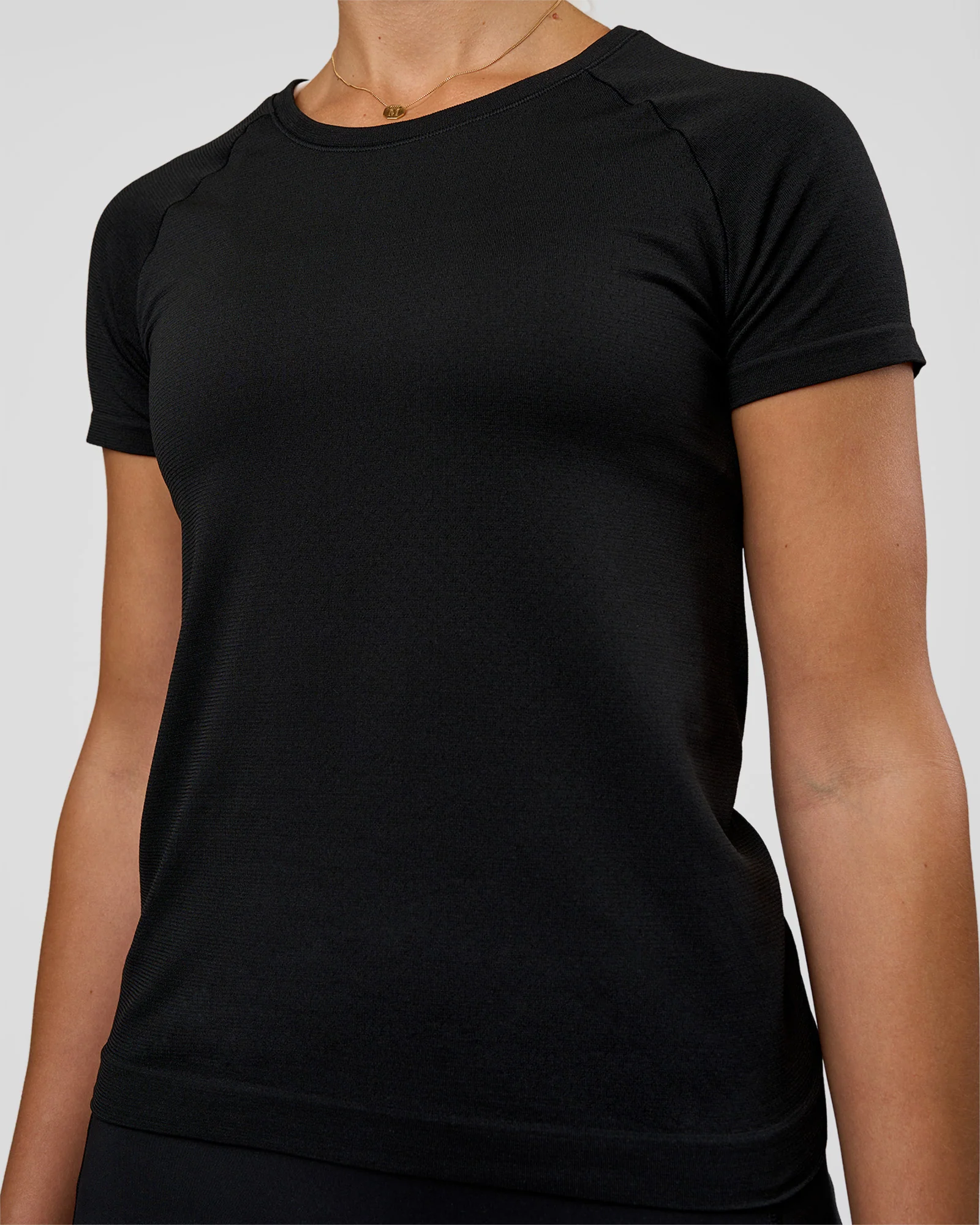 AeroFLX+ Seamless Tee - Black/Black - Image 5