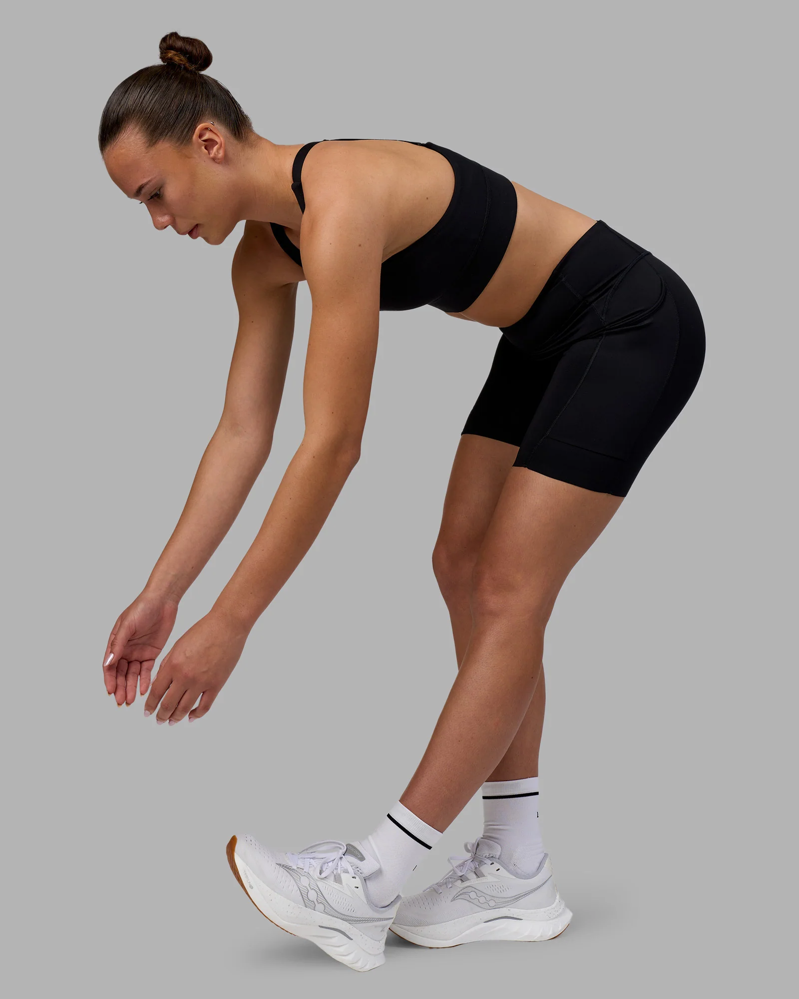 Elite Run High-Rise 7" Short Pockets - Black - Image 14