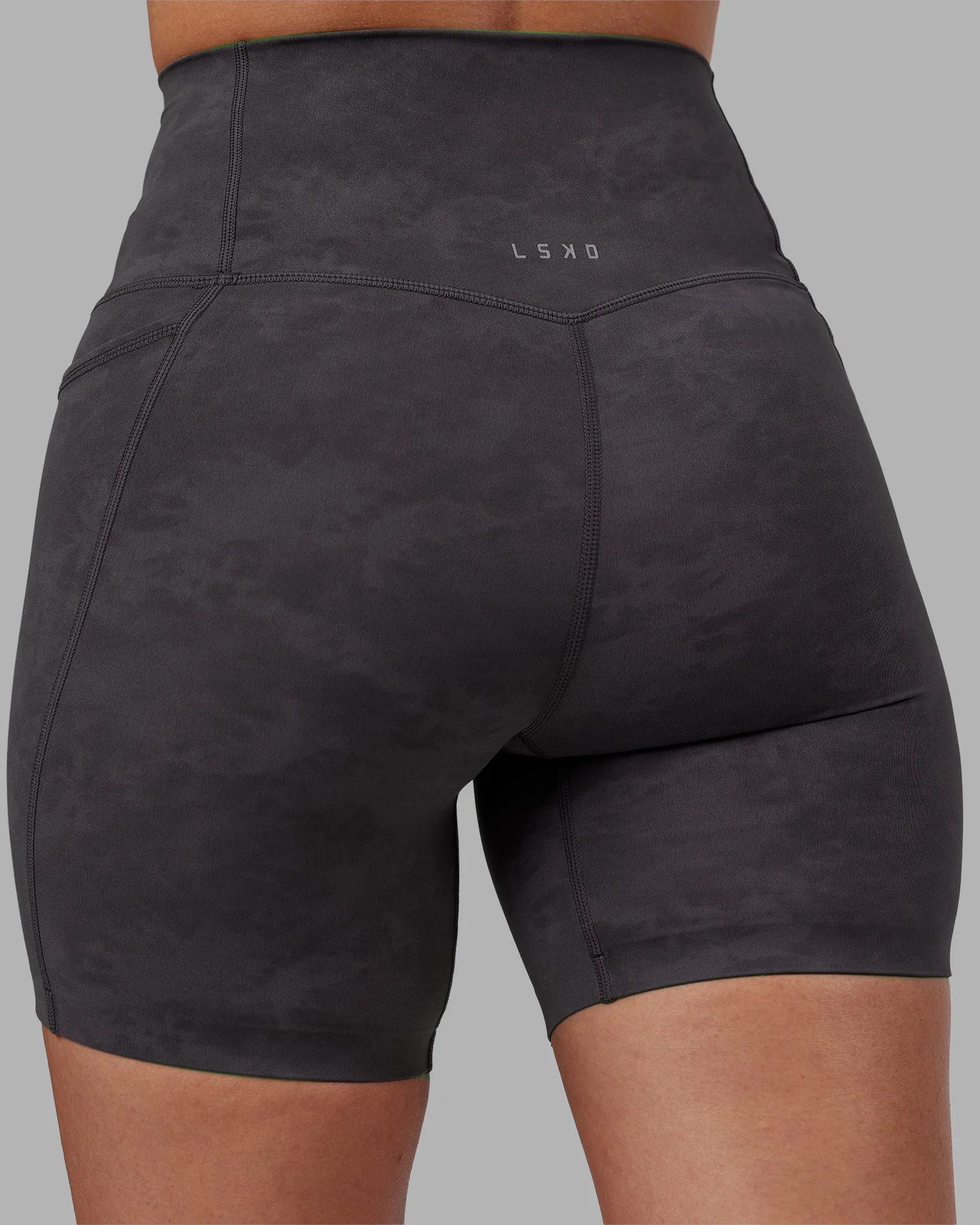 Elixir Ultra High-Rise 6" Short Pockets - Dark Storm Wash - Image 8
