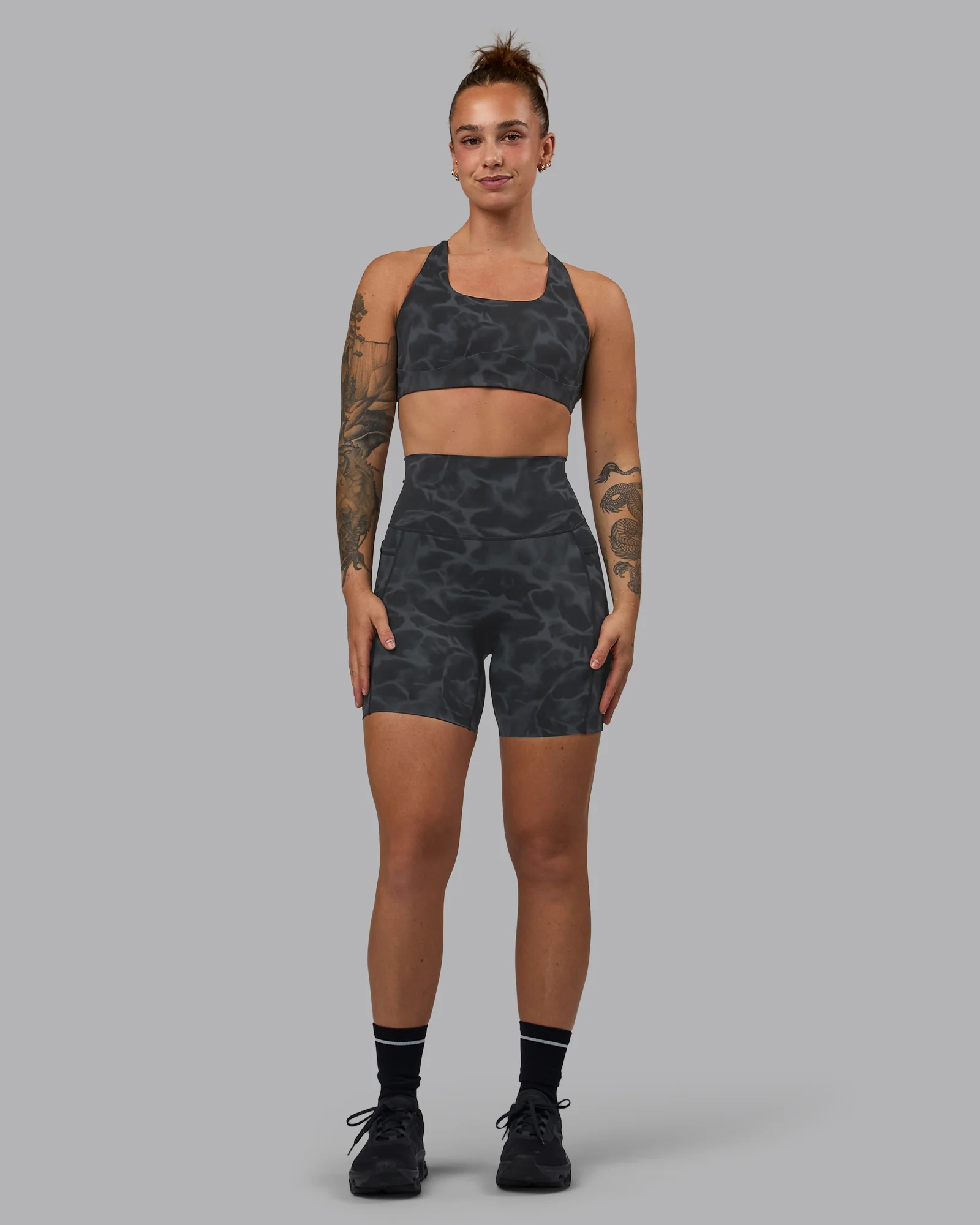 Elixir Ultra High-Rise 6" Short Pockets - Tranquil-Black - Image 2