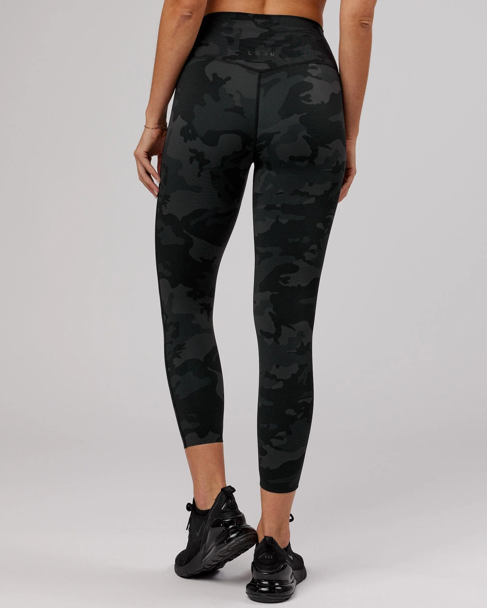 Elixir Ultra High-Rise 7/8 Legging - Black Camo - Image 4