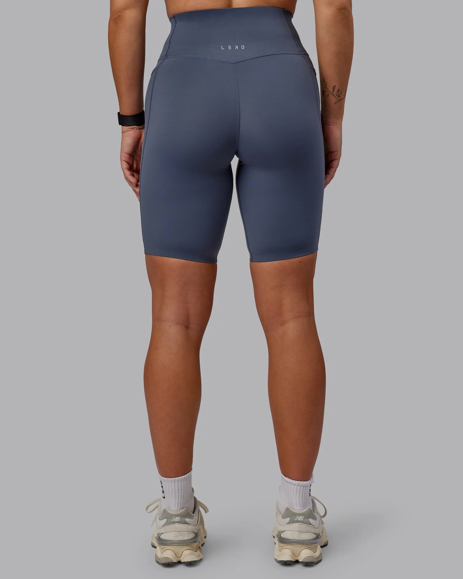 Elixir Ultra High-Rise 9" Short Pockets - Turbulence - Image 4