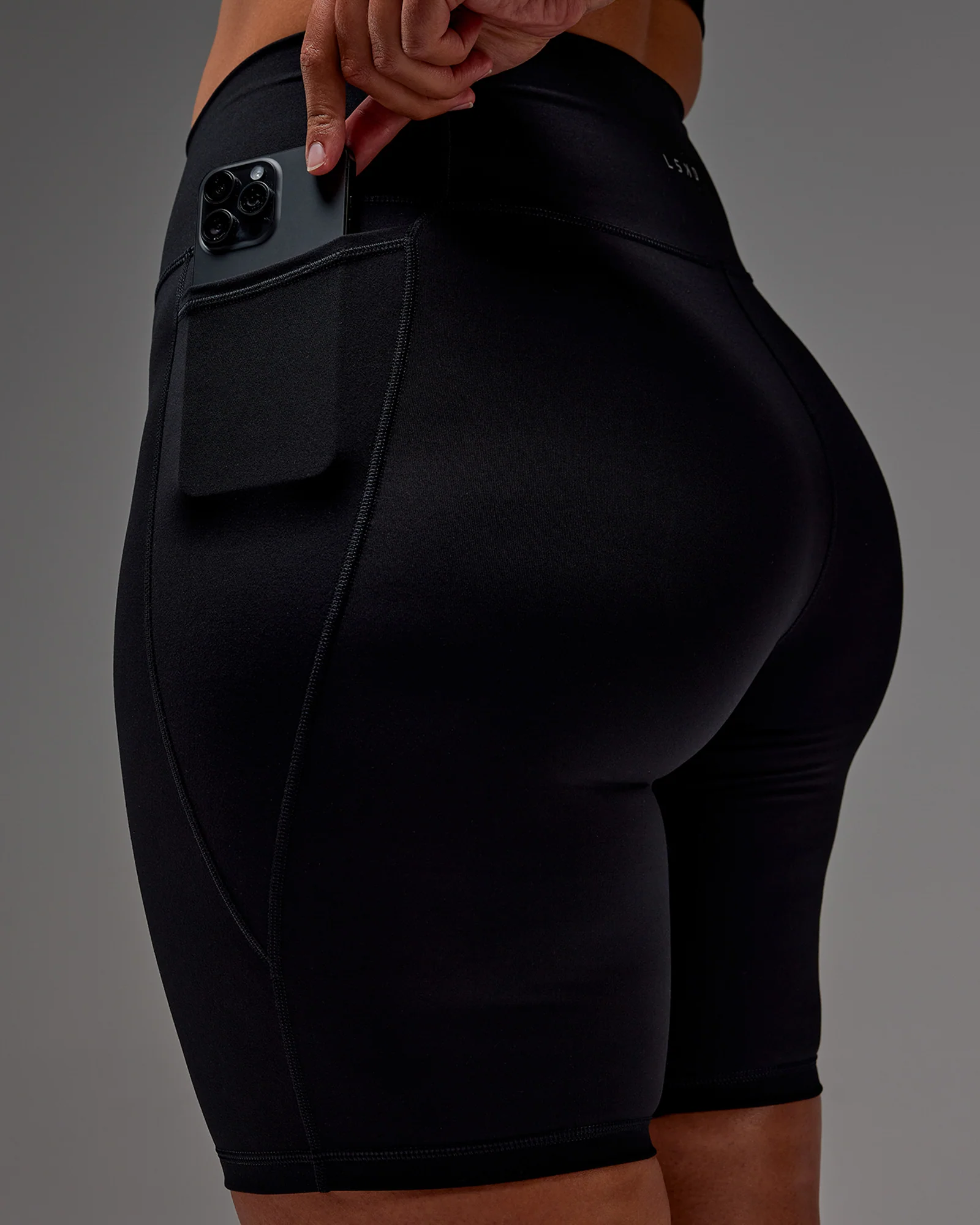 Fusion Ultra High-Rise 9" Short Pockets - Black - Image 35