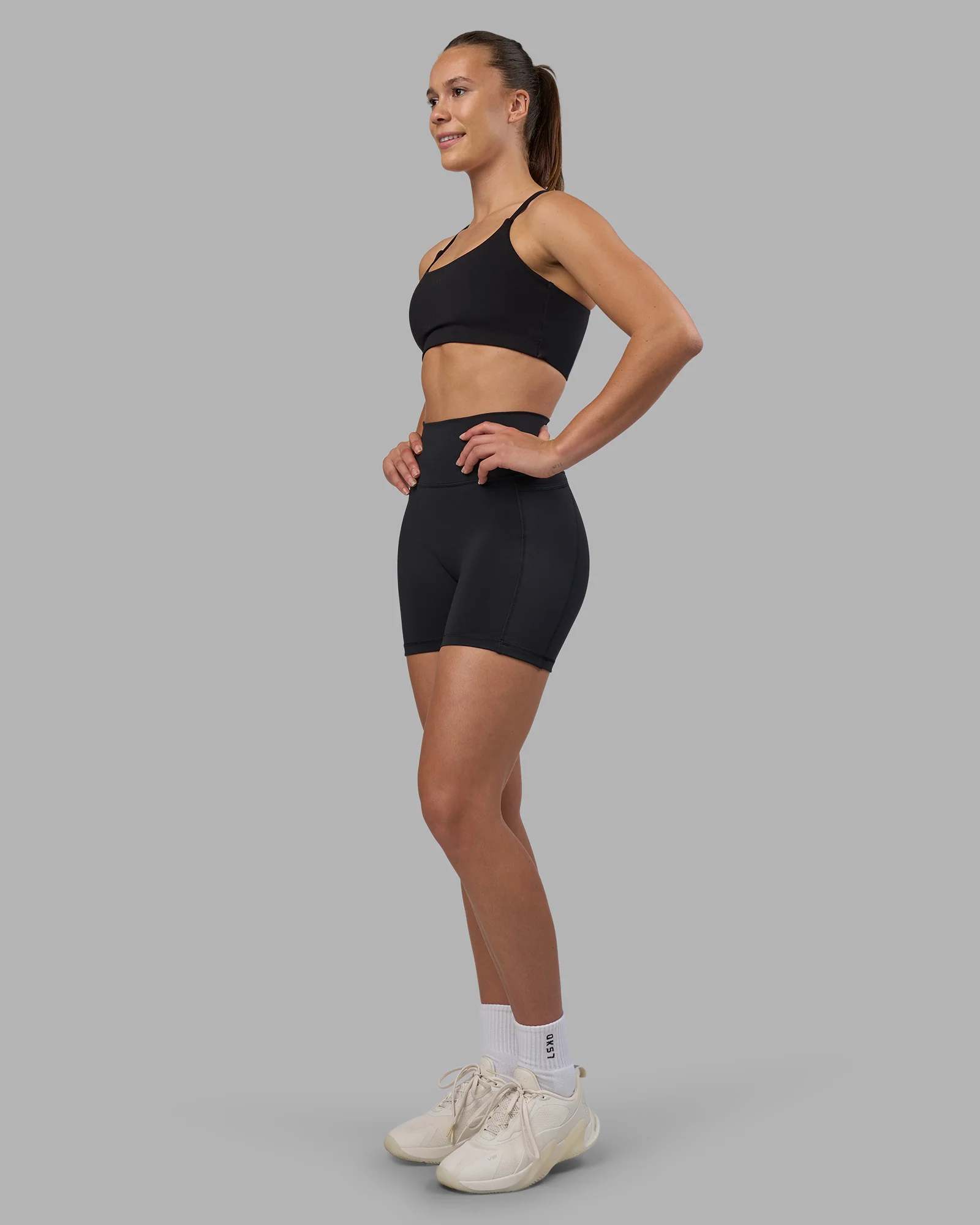 Fusion V-Contour Ultra High-Rise 4' Short Pockets - Black - Image 3