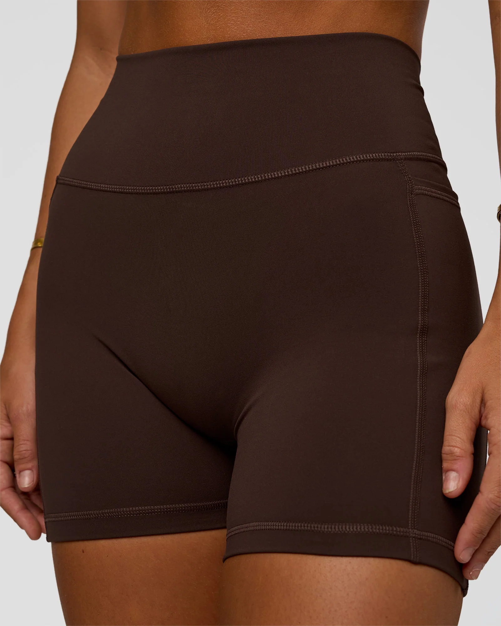 Fusion V-Contour Ultra High-Rise 4' Short Pockets - Hot Chocolate - Image 5