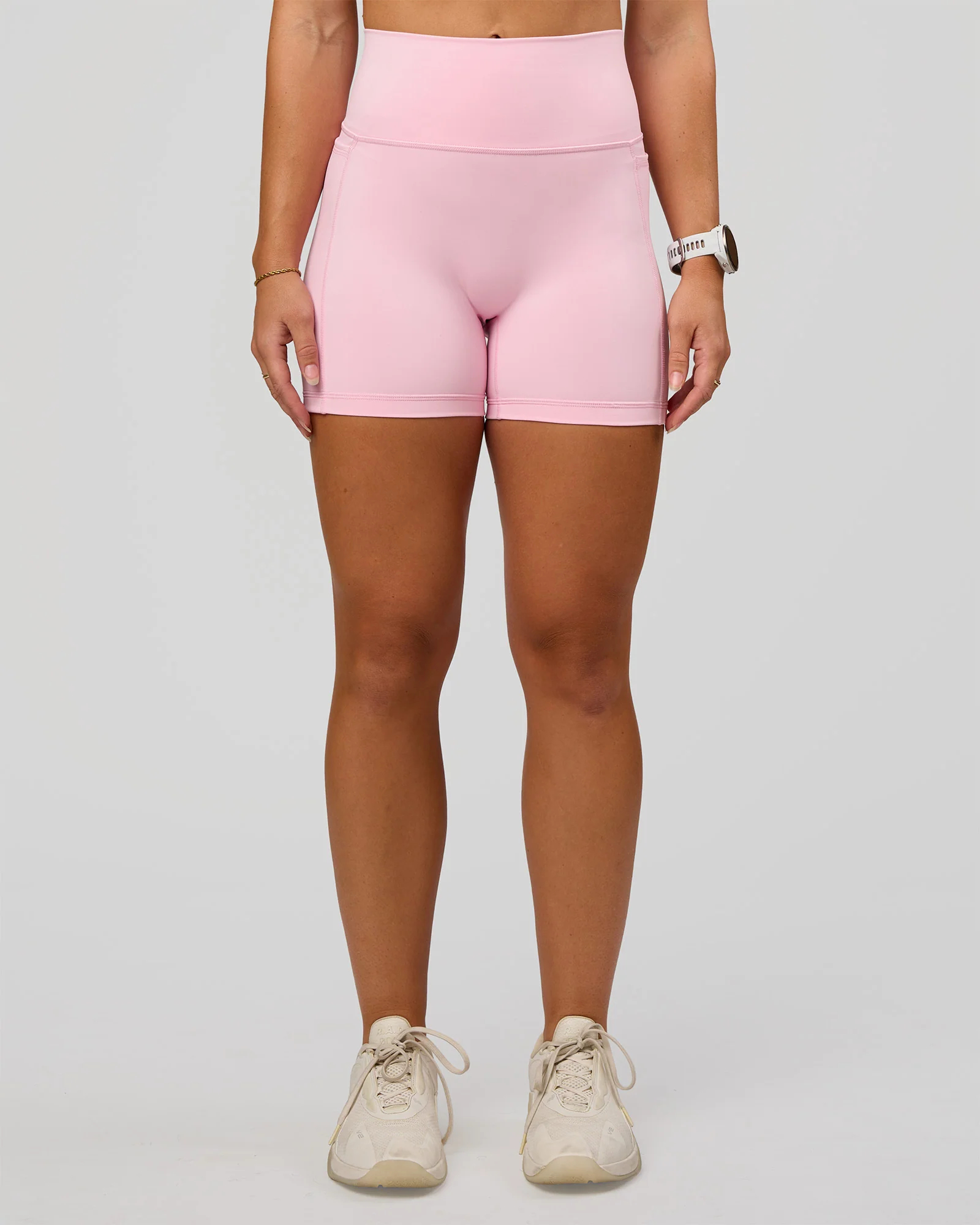 Fusion V-Contour Ultra High-Rise 4' Short Pockets - Marshmallow - Image 4