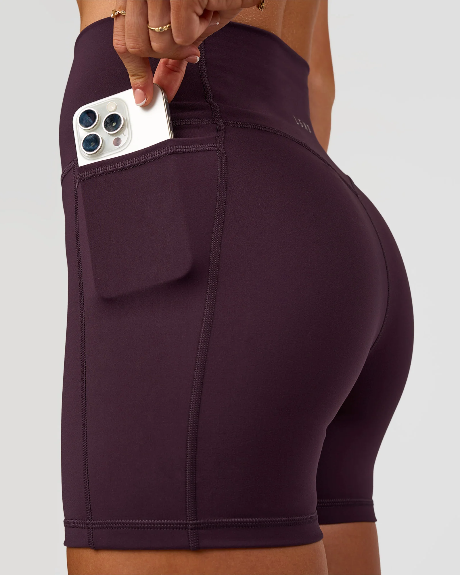 Fusion V-Contour Ultra High-Rise 4' Short Pockets - Midnight Plum - Image 3