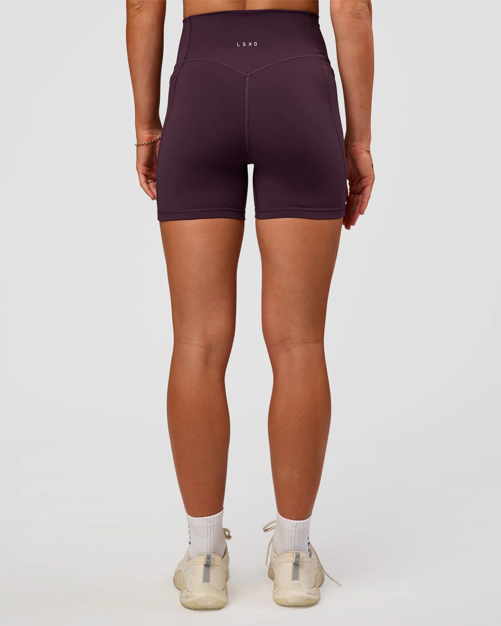 Fusion V-Contour Ultra High-Rise 4' Short Pockets - Midnight Plum - Image 5