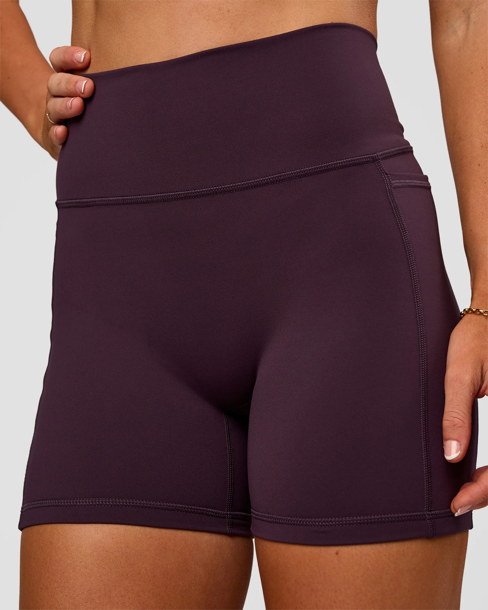 Fusion V-Contour Ultra High-Rise 4' Short Pockets - Midnight Plum - Image 7