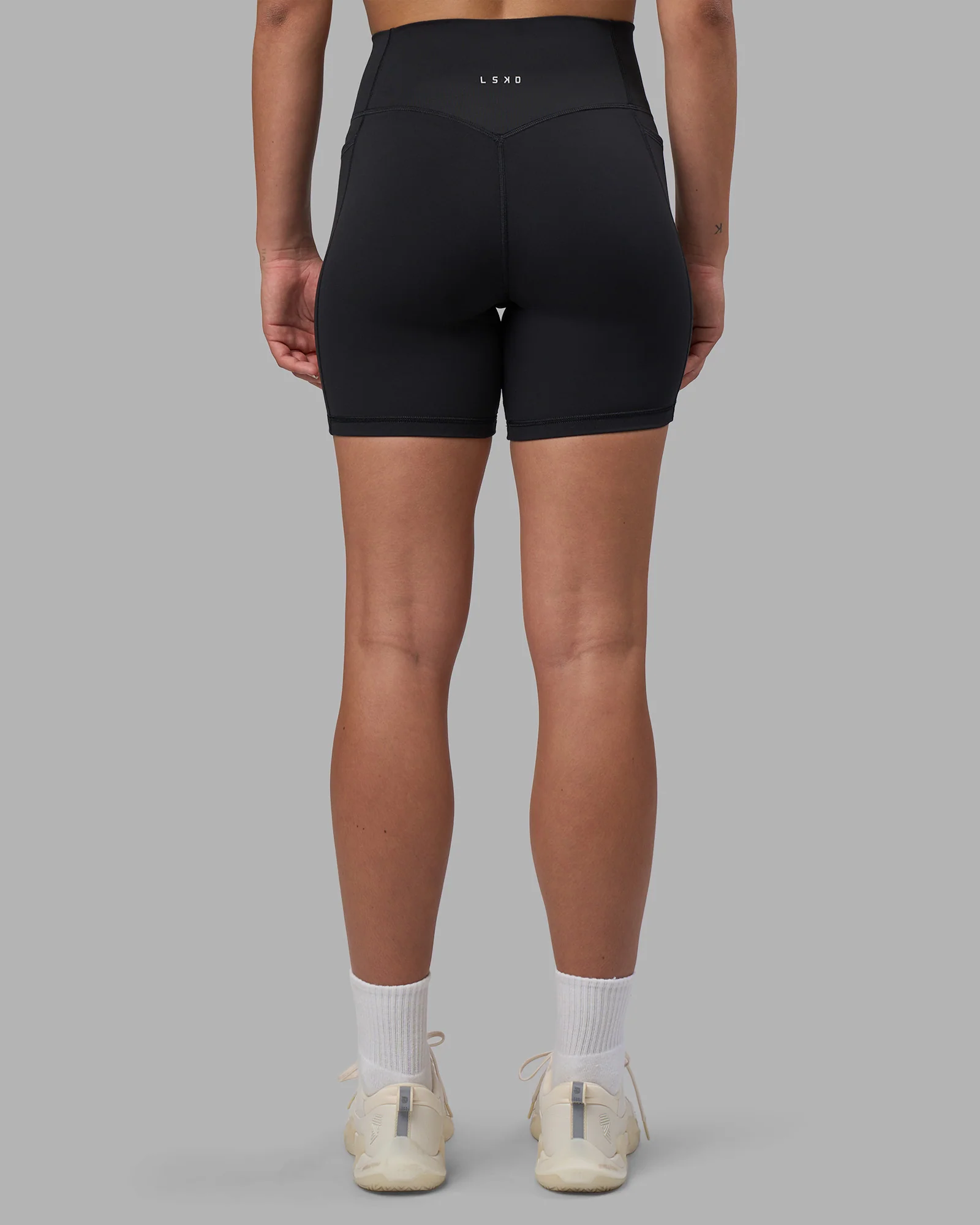 Fusion V-Contour Ultra High-Rise 6" Short Pockets - Black - Image 11