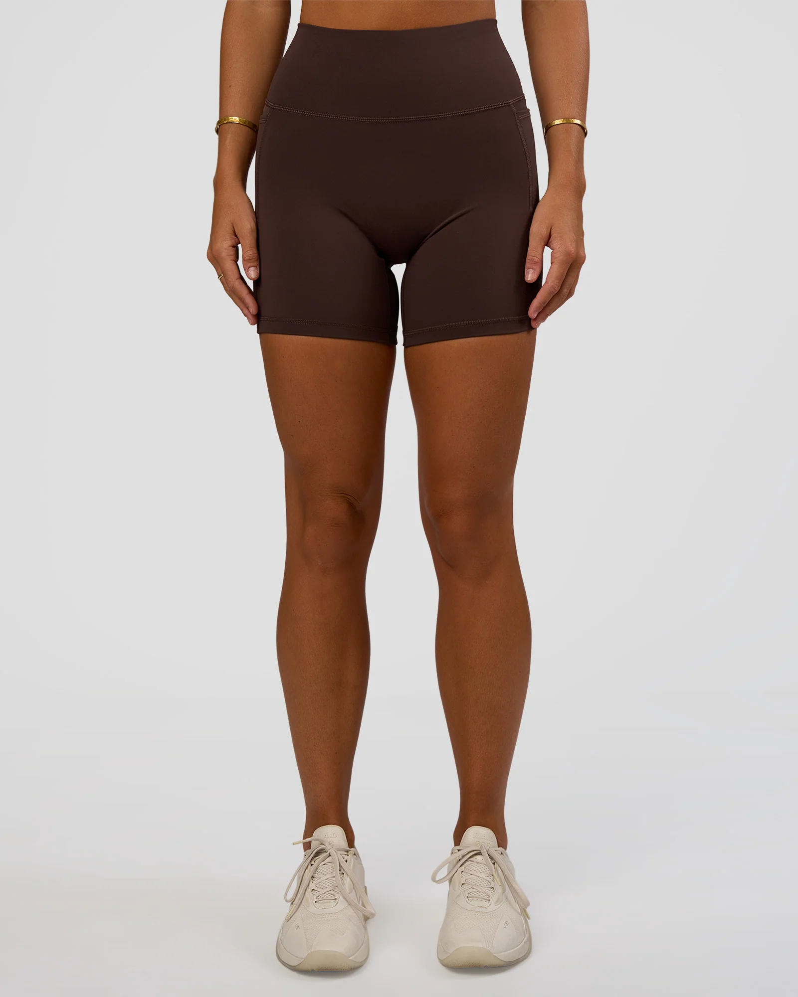 Fusion V-Contour Ultra High-Rise 6" Short Pockets - Hot Chocolate - Image 2
