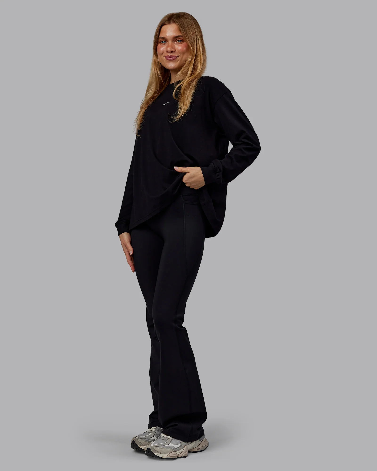 Go-To Long Sleeve FLXCotton Oversized Tee - Black-White - Image 4