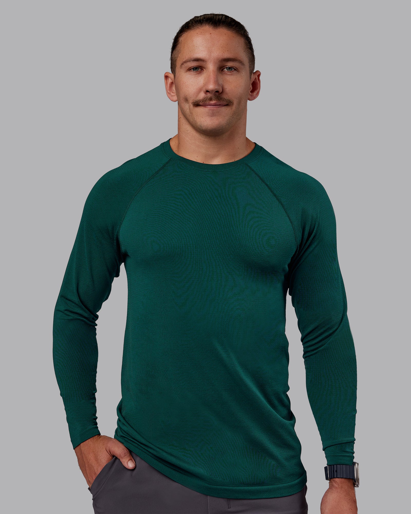 AeroFLX+ Seamless Long Sleeve Tee - Dark Moss/Dark Moss - Image 2