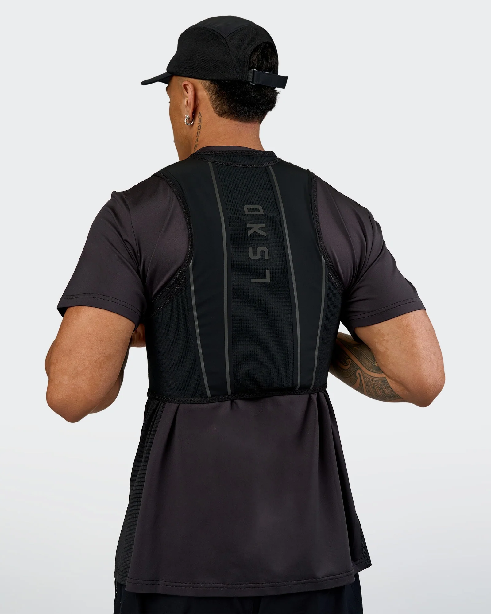 Pace Running Vest - Black-Reflective - Image 19