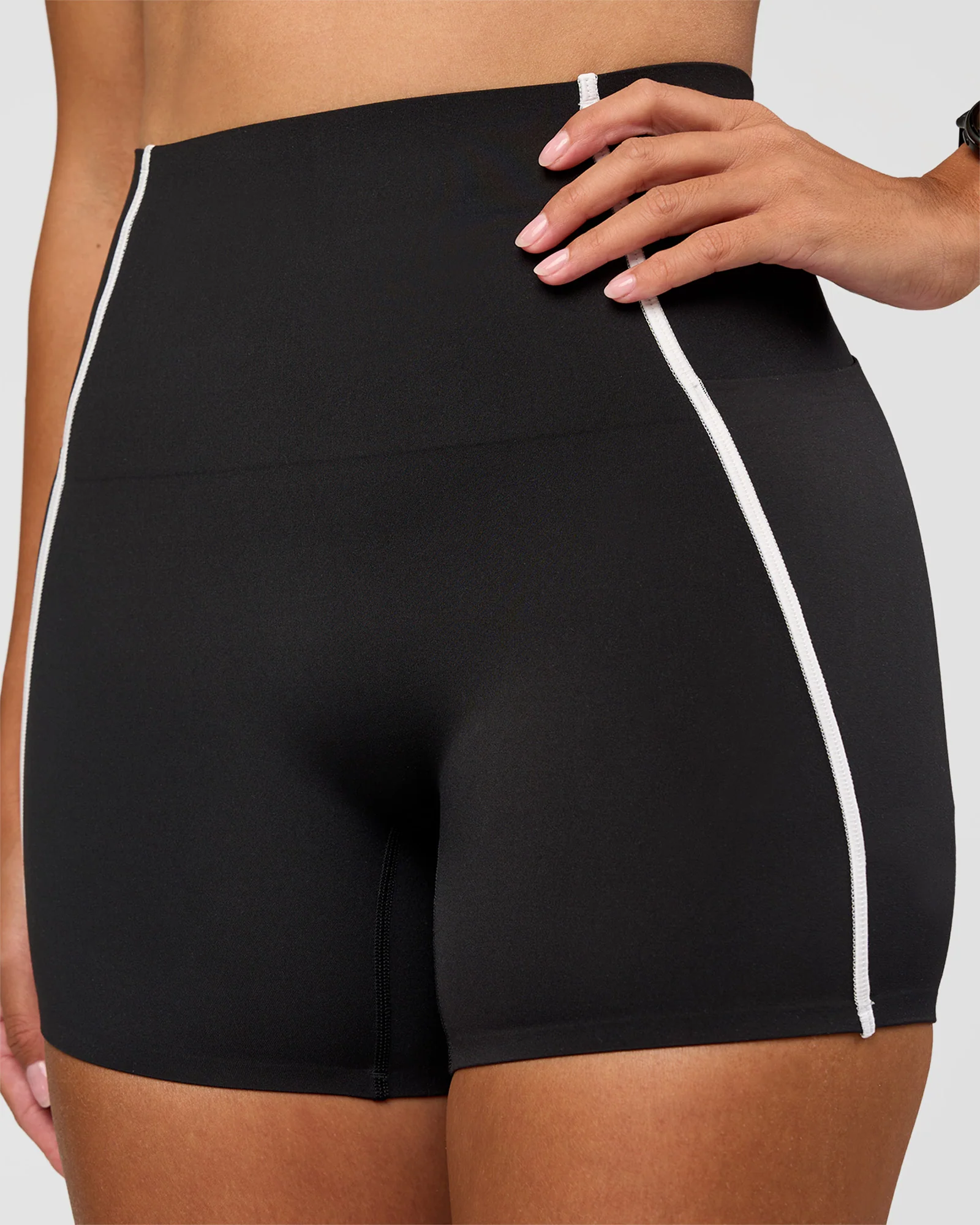 Power Ultra High-Rise 4" Short Pockets - Black - Image 8