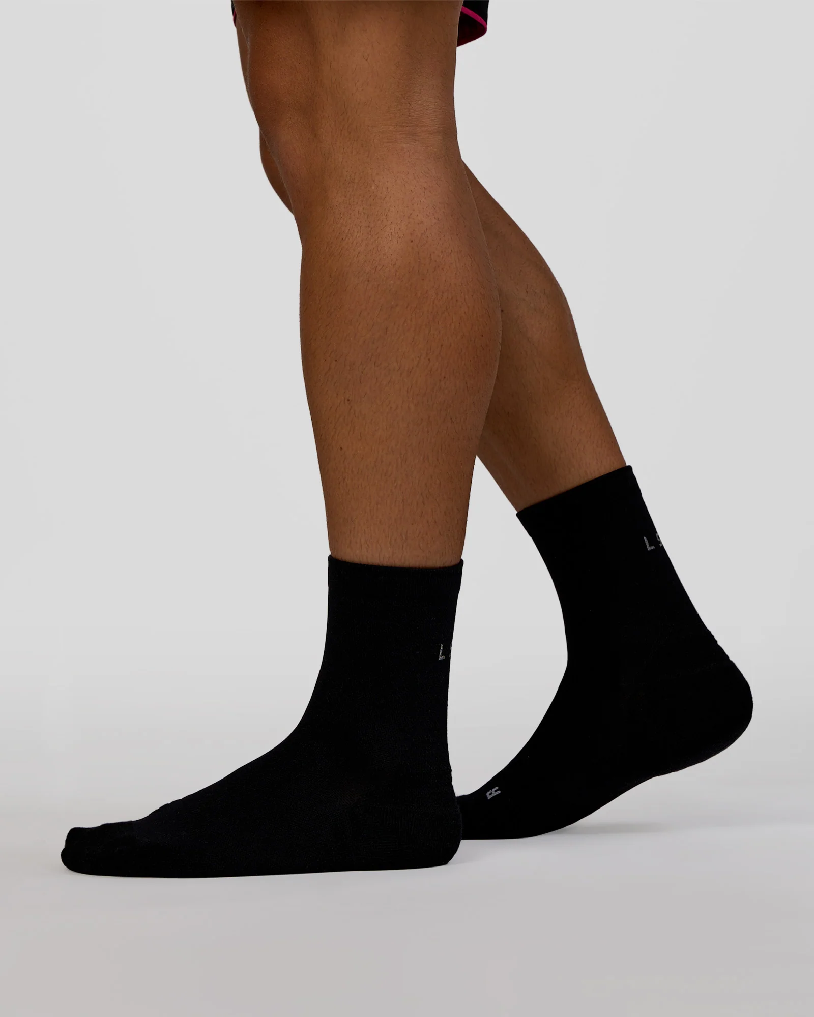 Race Fast Performance Quarter Socks - Black-Reflective - Image 2
