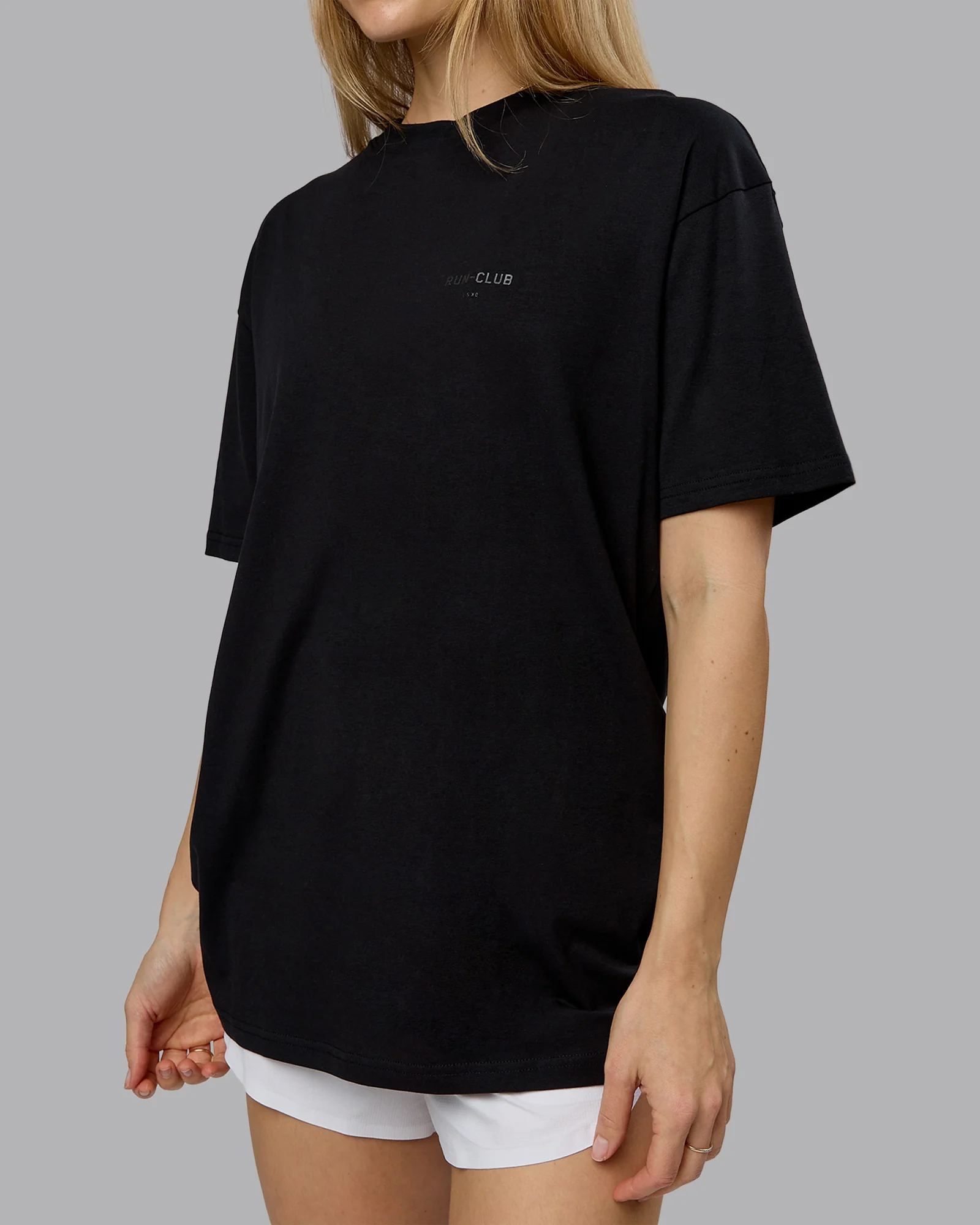 RUN CLUB FLXCotton Tee Oversize - Black-Reflective - Image 10
