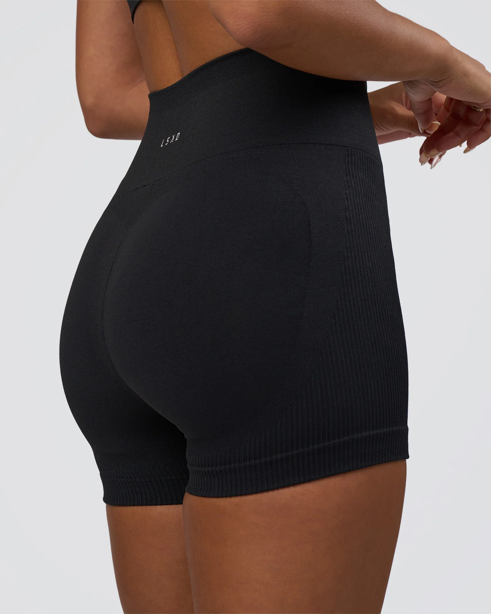 Surge Seamless High-Rise 4" Short - Black - Image 4