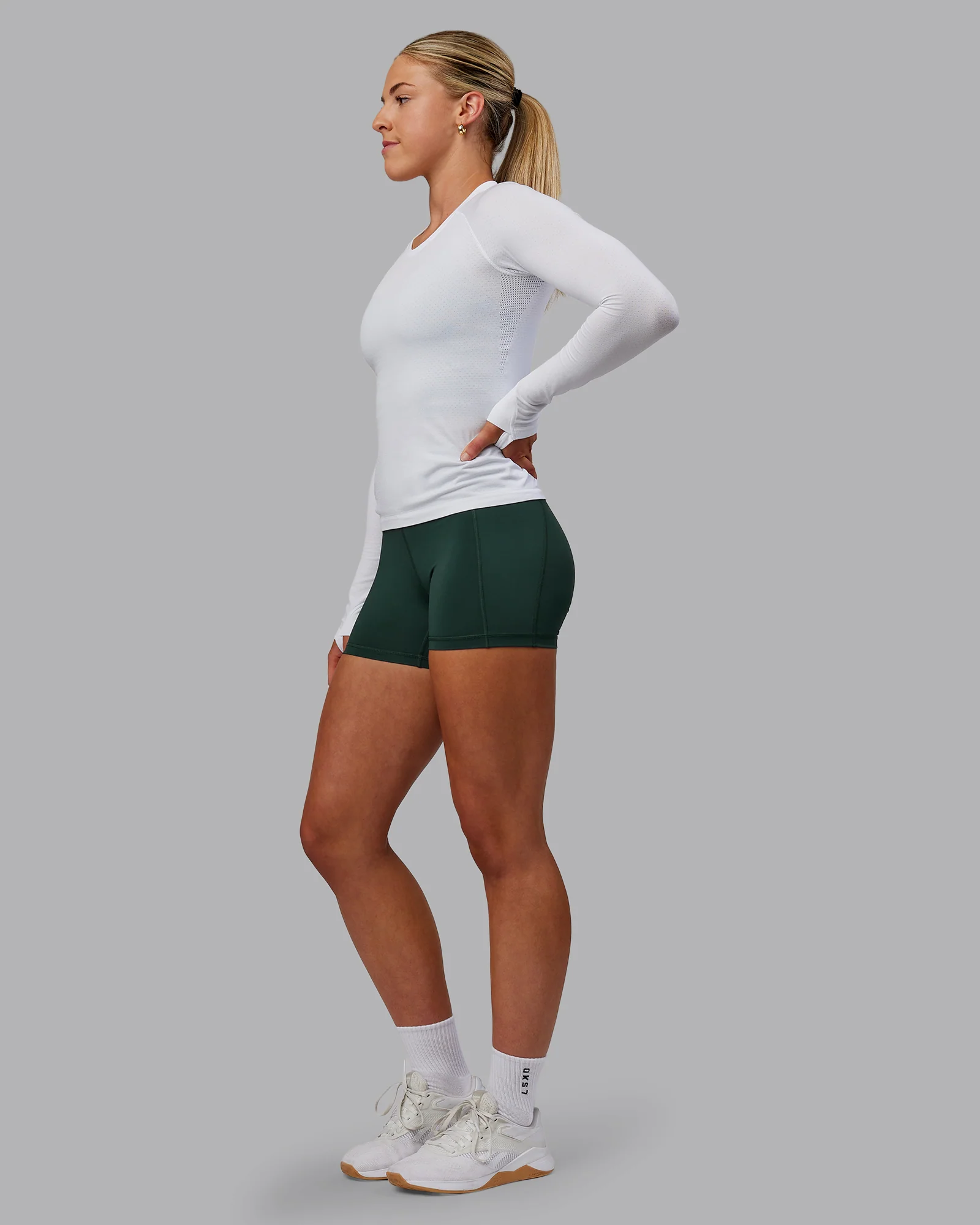 AeroFLX+ Seamless Long Sleeve Tee - White/White - Image 5