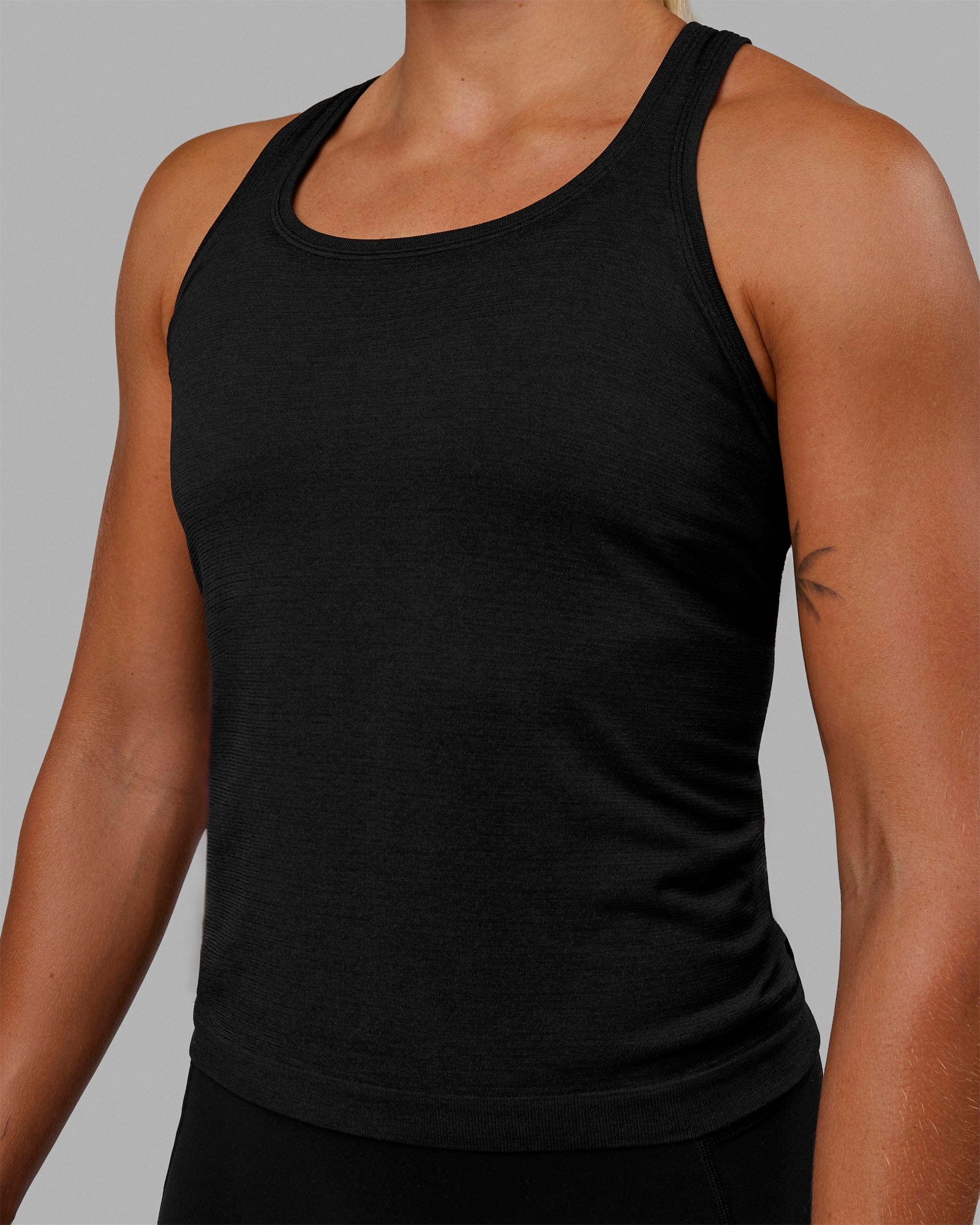 AeroFLX+ Seamless Tank - Black Marl - Image 6