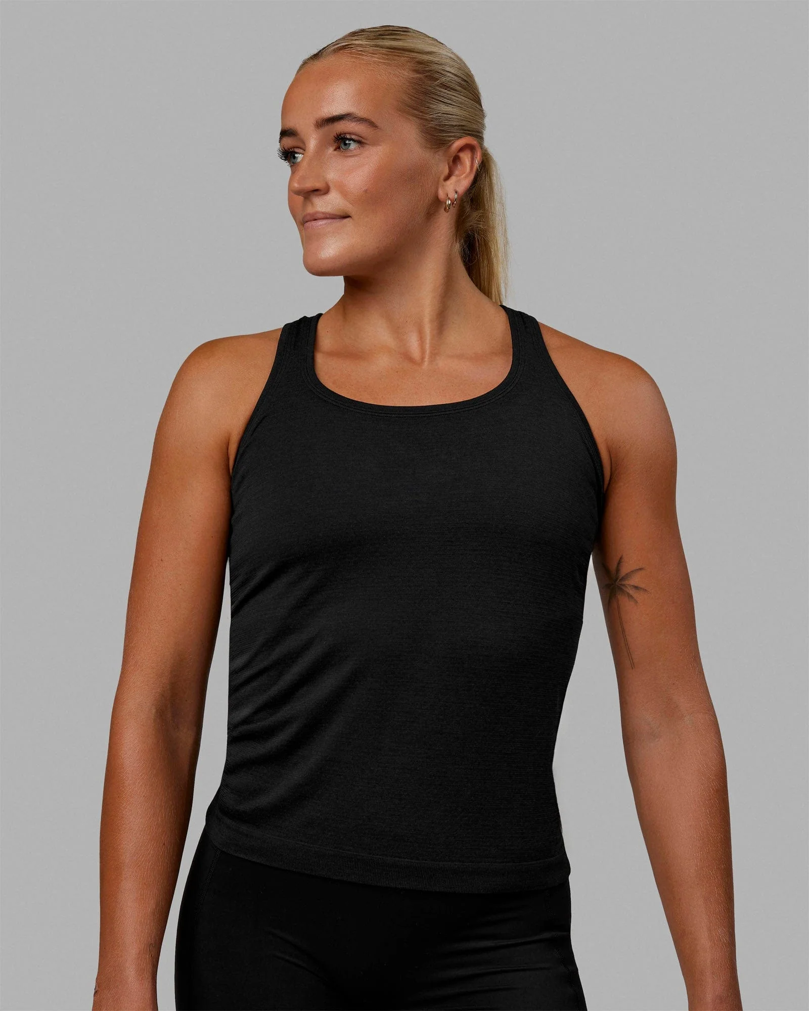 AeroFLX+ Seamless Tank - Black Marl - Image 9